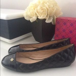New TORY BURCH  'Claremont' black quilted flats